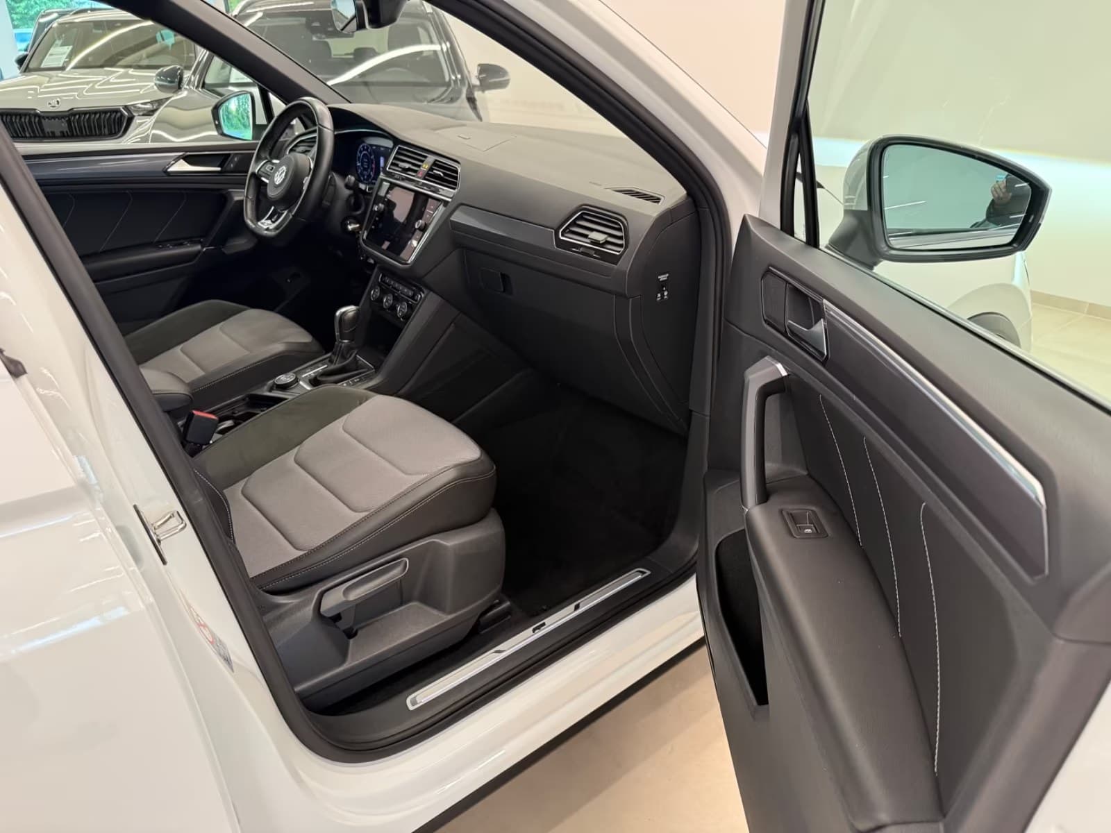 Volkswagen Tiguan miniature 11