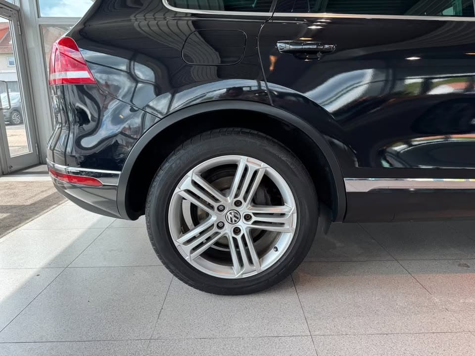 Volkswagen Touareg miniature 7
