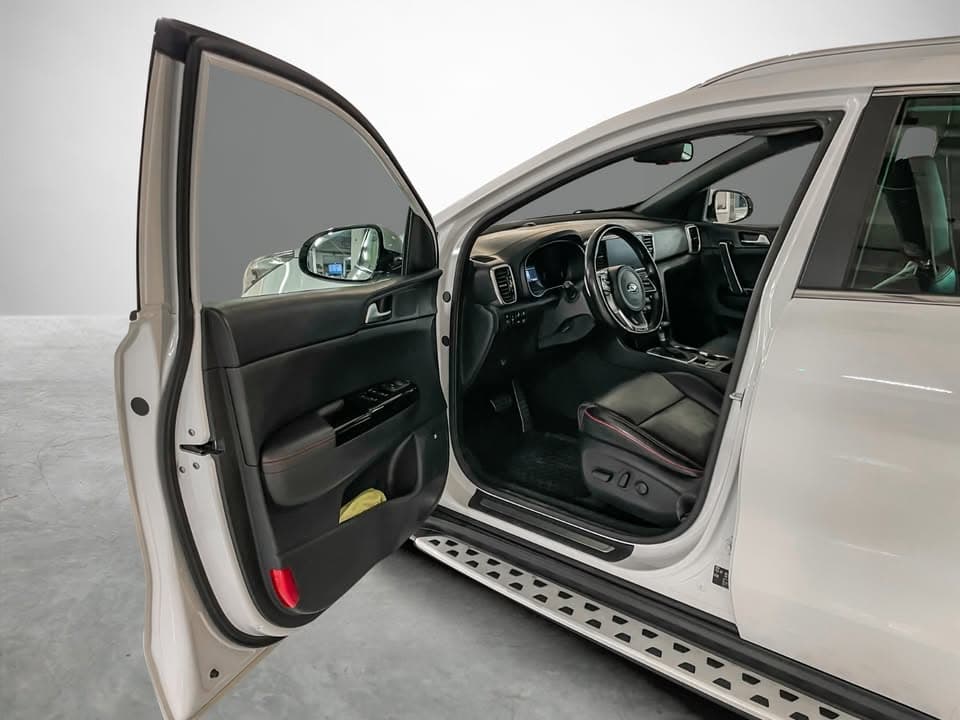Kia Sportage miniature 7
