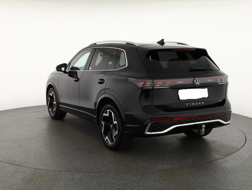 Volkswagen Tiguan miniature 4
