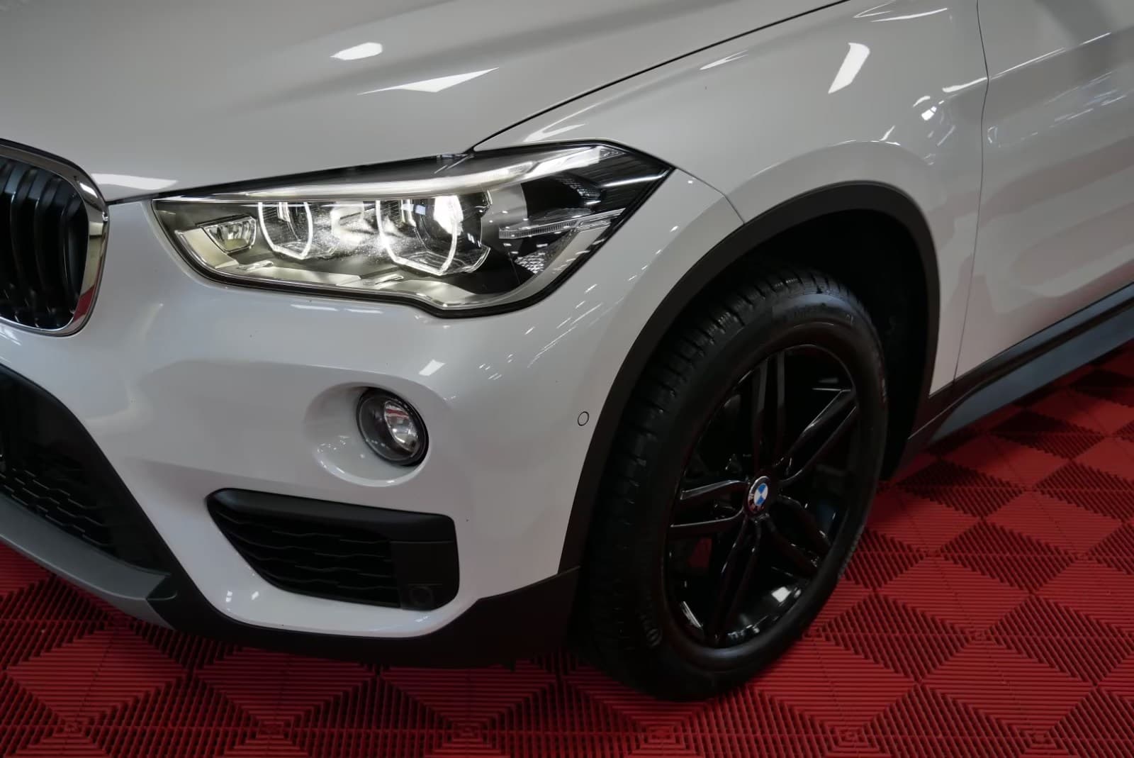 BMW X1 miniature 8
