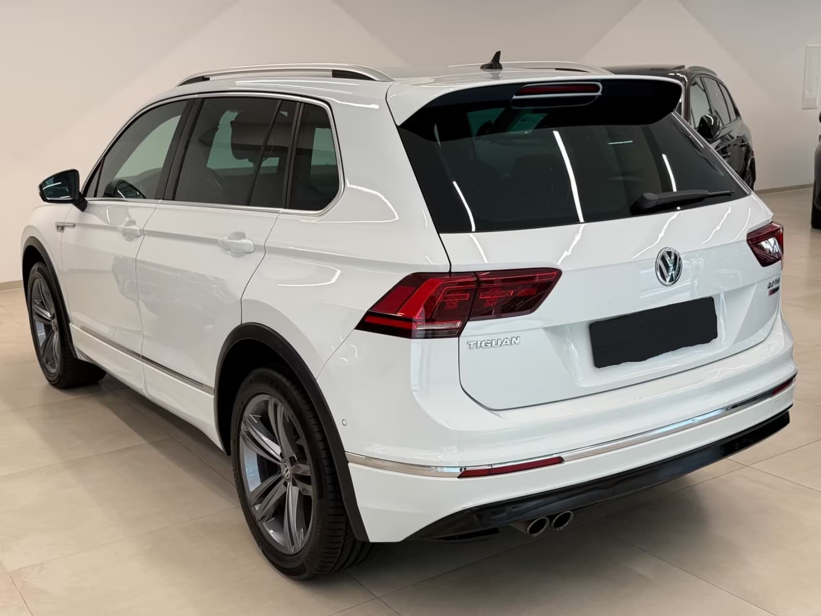 Volkswagen Tiguan miniature 6