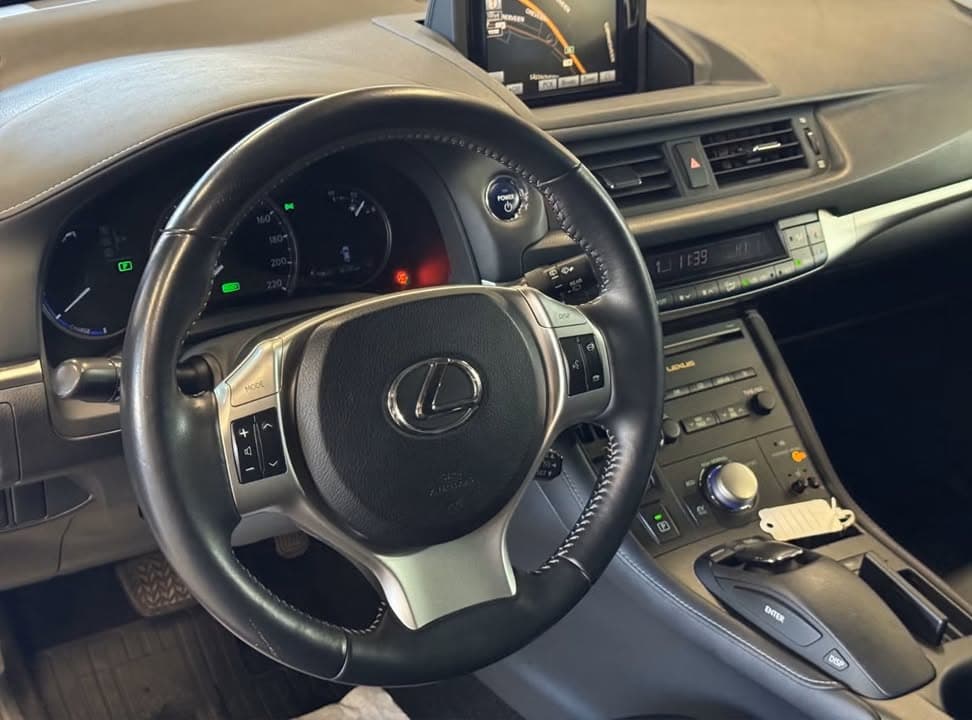 Lexus CT miniature 6