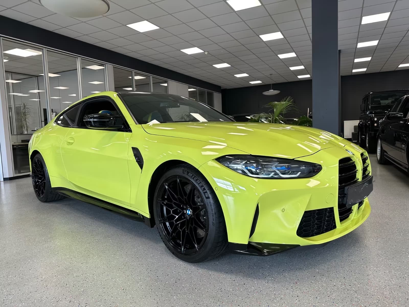 BMW M4 miniature 4